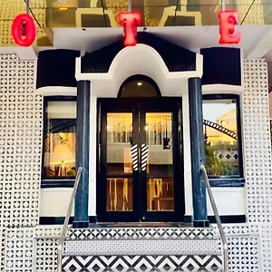 Itsy Banana Boutique Hotel Varanasi